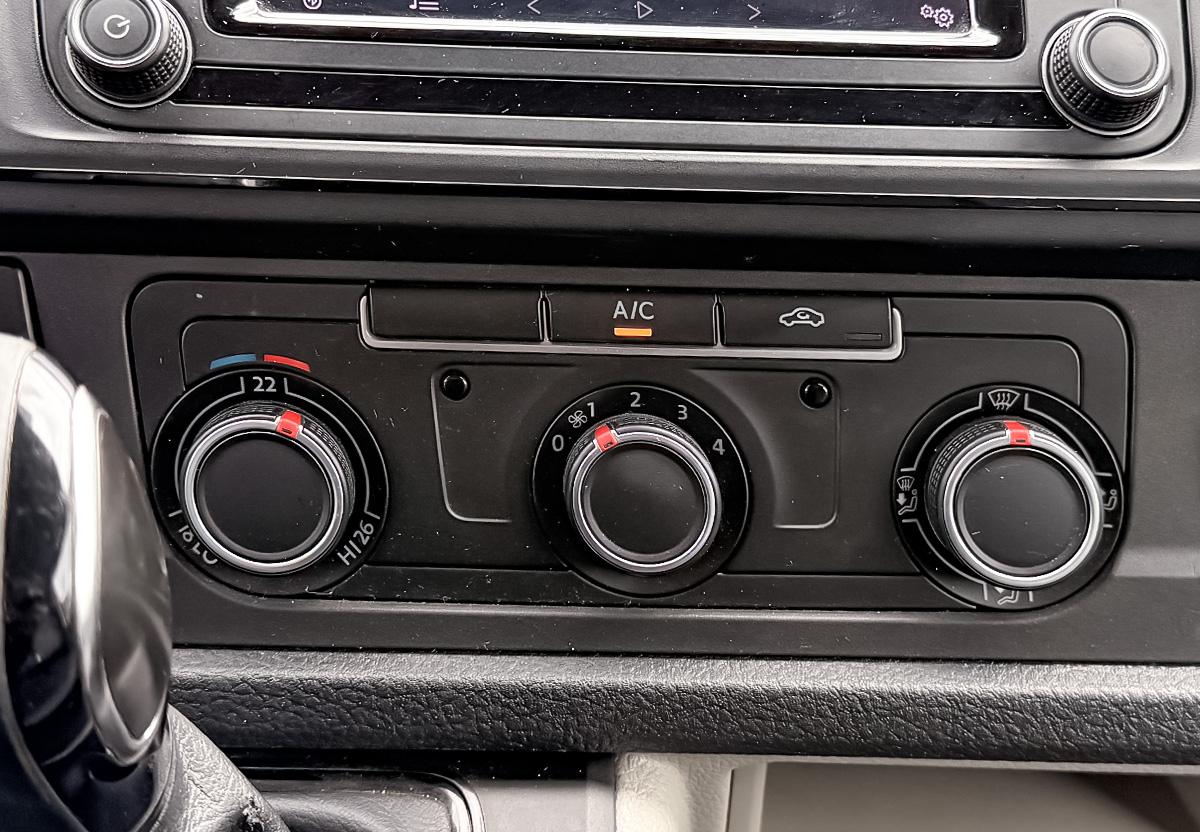 Volkswagen T6 California  Camper Bett - Küche - WoMo-Abnahme - AHK 