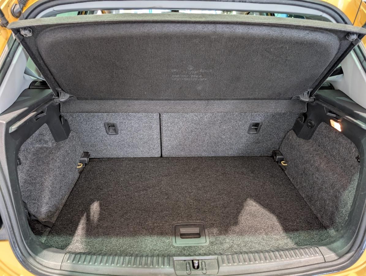 Volkswagen Polo 5türig Klimaautomatik SHZ PDC GRA