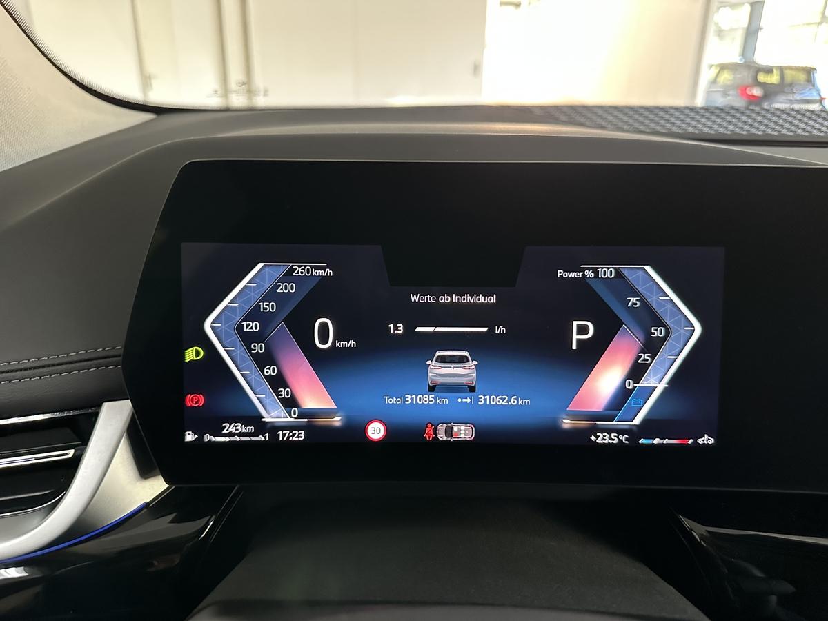 BMW 218 Active Tourer Kamera LED Navi PDC Sitzhz Car Play Keyl.