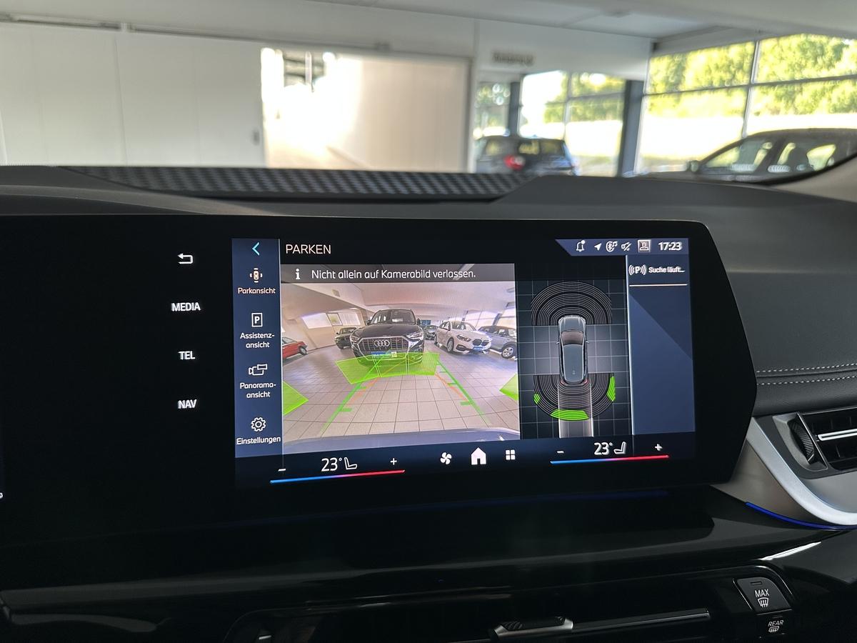 BMW 218 Active Tourer Kamera LED Navi PDC Sitzhz Car Play Keyl.