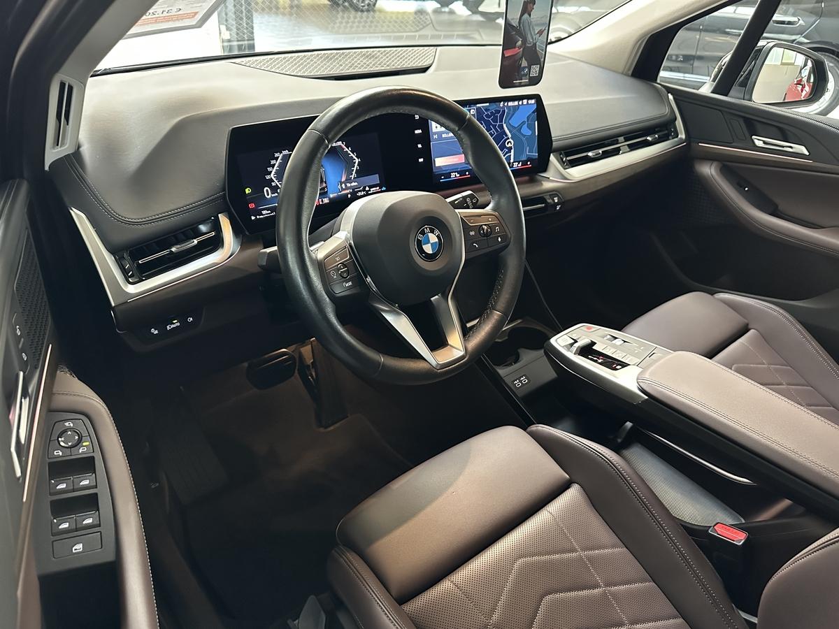 BMW 218 Active Tourer Luxury Line Panno LED Navi Kamera Leder