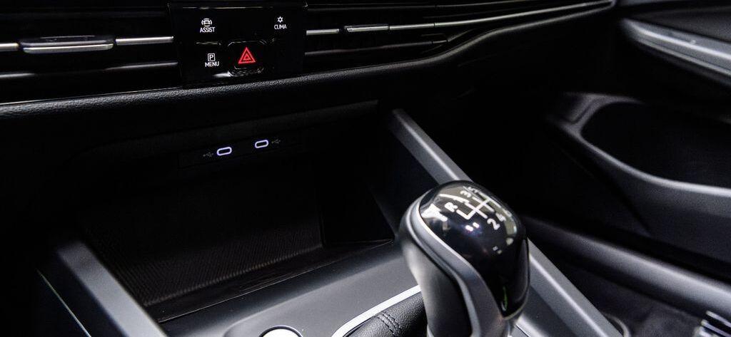 Volkswagen Golf VIII Life +Navi +SHZ +ALU +LED +PDC