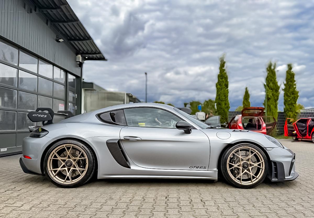 Porsche Cayman 718 Cayman 4.0 GT4 RS Weissach LIFT Carbon