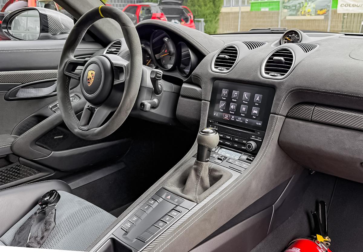 Porsche Cayman 718 Cayman 4.0 GT4 RS Weissach LIFT Carbon