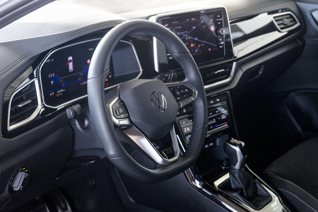 Volkswagen T-Roc R-Line DSG +LED PLUS+AHK+KAMERA+APP+ACC+NA