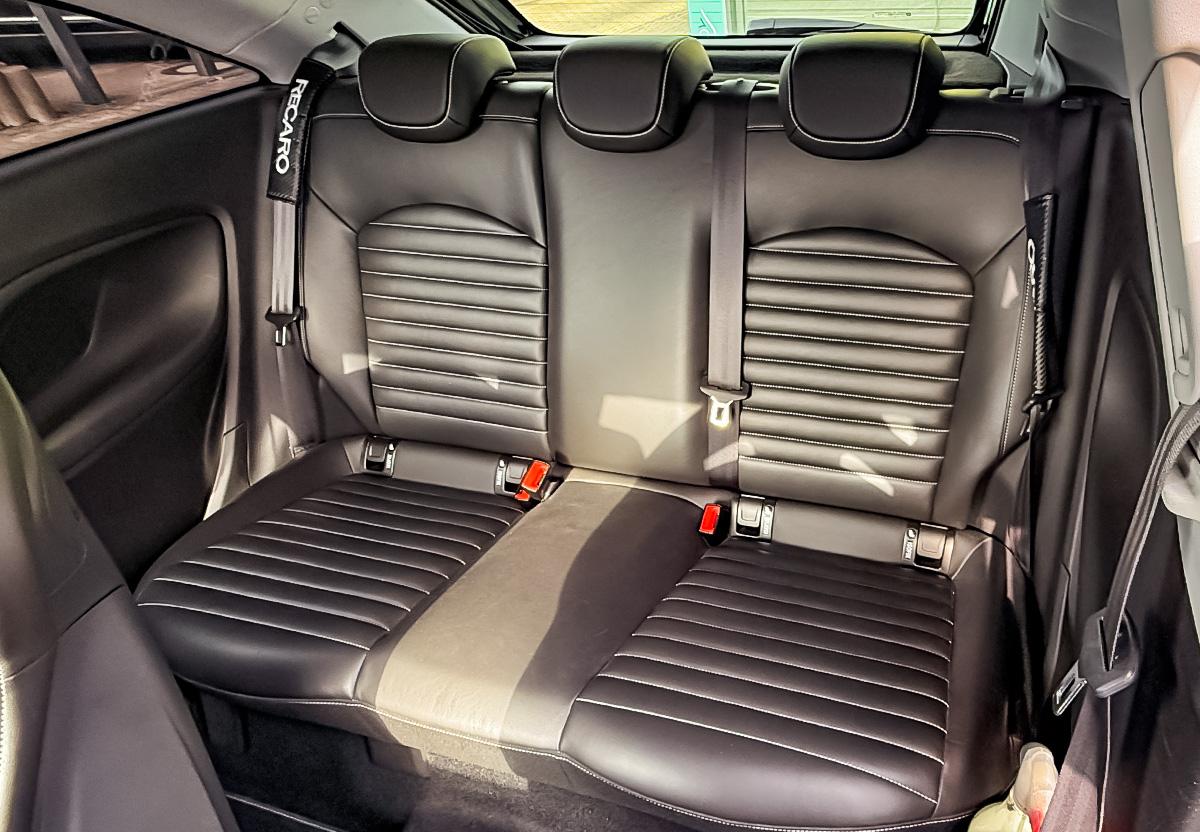 Opel Corsa E 1.6 Turbo OPC.RFK.Sportsitze vorn Recaro