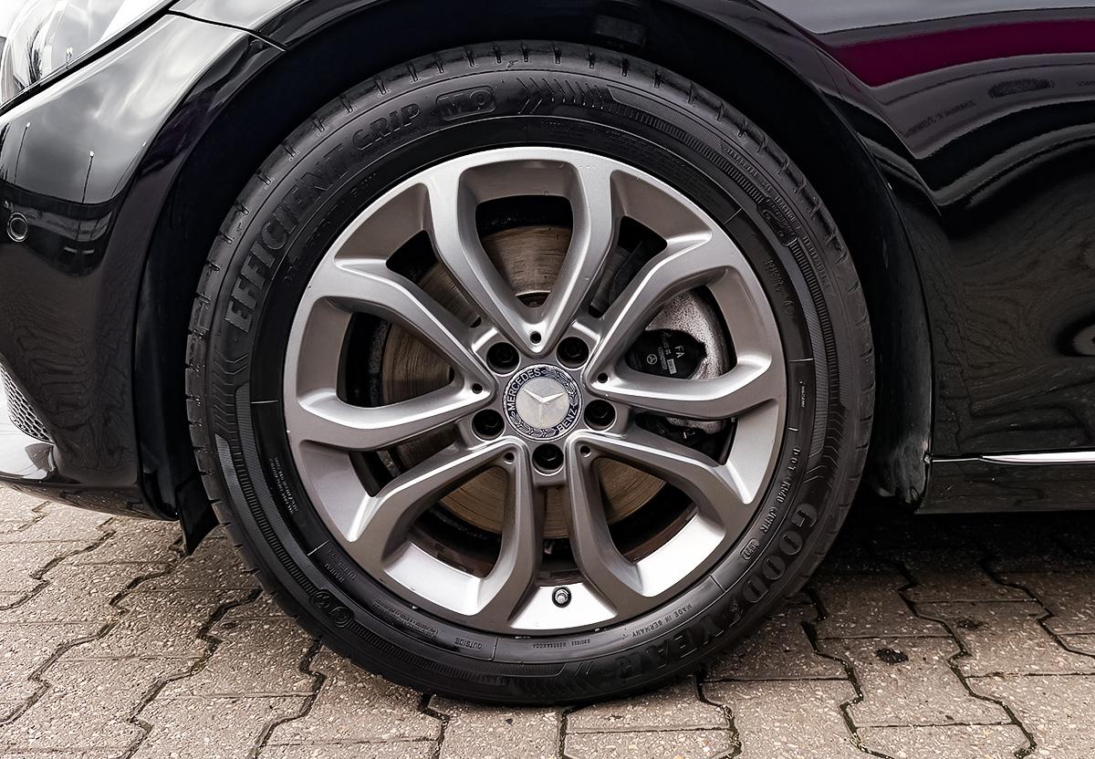 Mercedes-Benz C 300 T Avantgarde SHZ NAVI RFK COMMAND