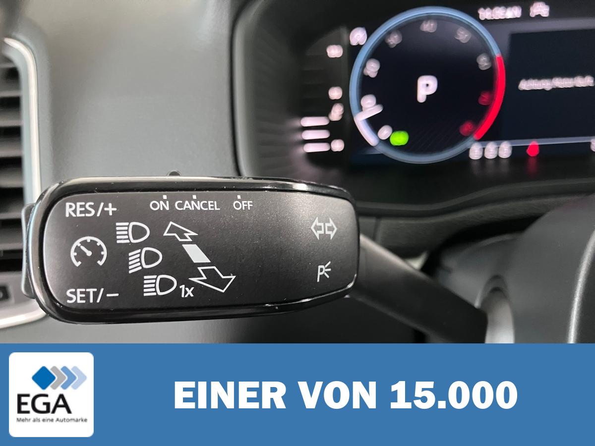 Skoda Karoq 1.5 TSI Tour Automatik - Schiebed./ Matrix-LED/ AHK
