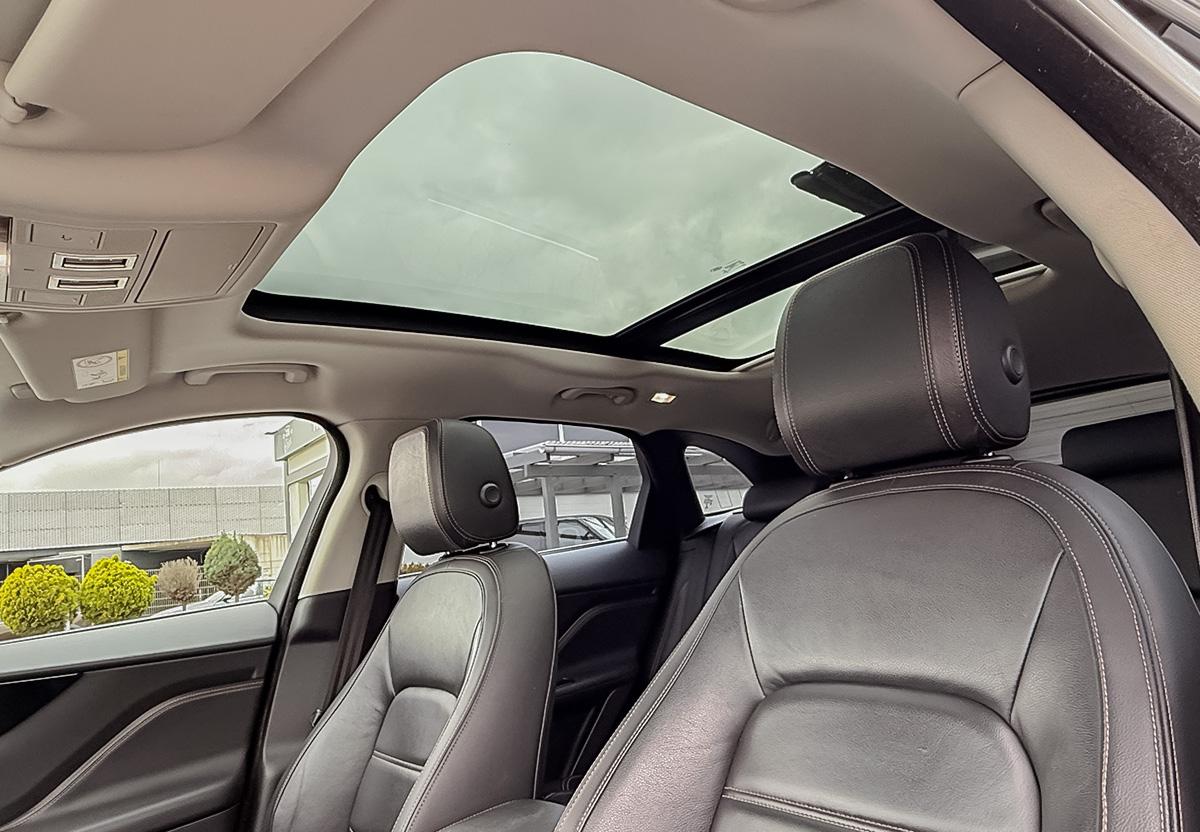 Jaguar F-Pace  Prestige 30d NAVI SHZ PANO MERIDIAN