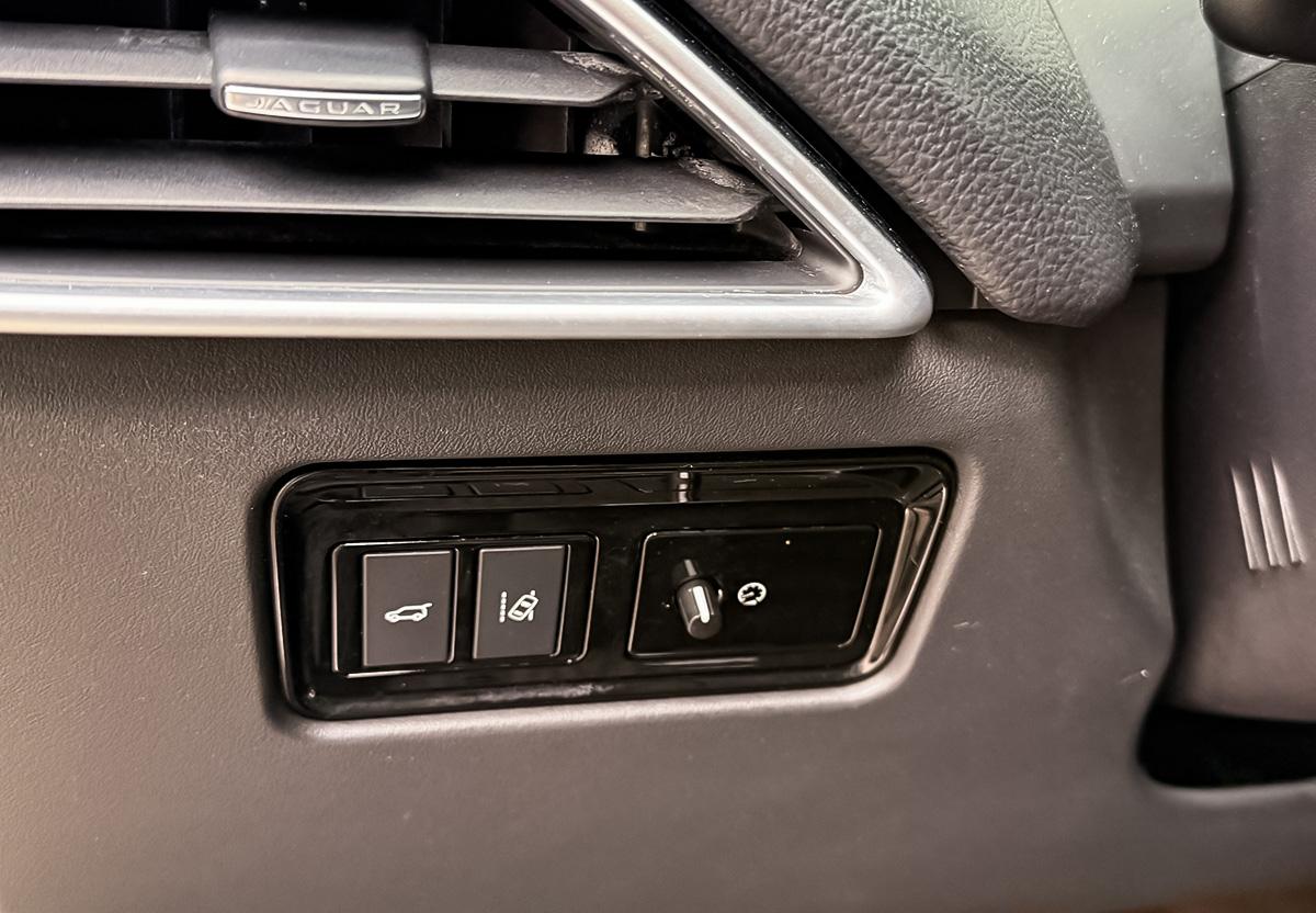 Jaguar F-Pace  Prestige 30d NAVI SHZ PANO MERIDIAN