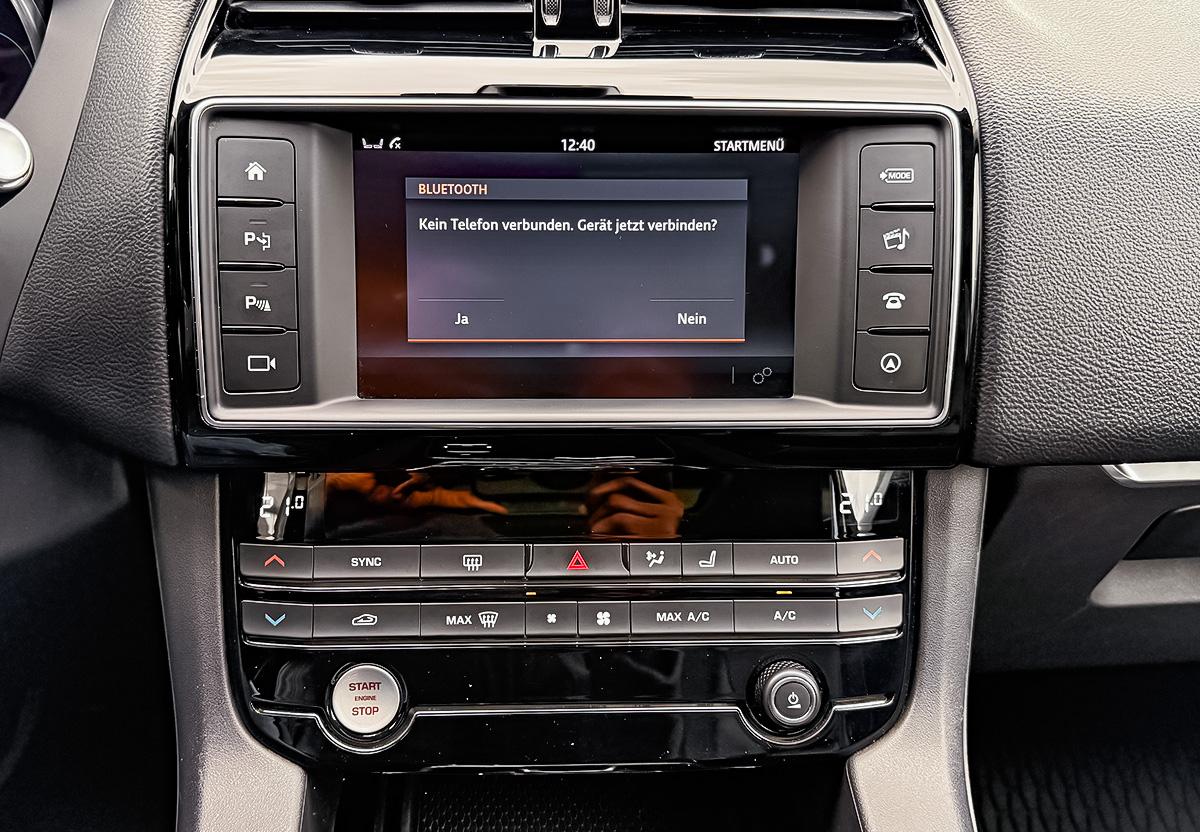 Jaguar F-Pace  Prestige 30d NAVI SHZ PANO MERIDIAN