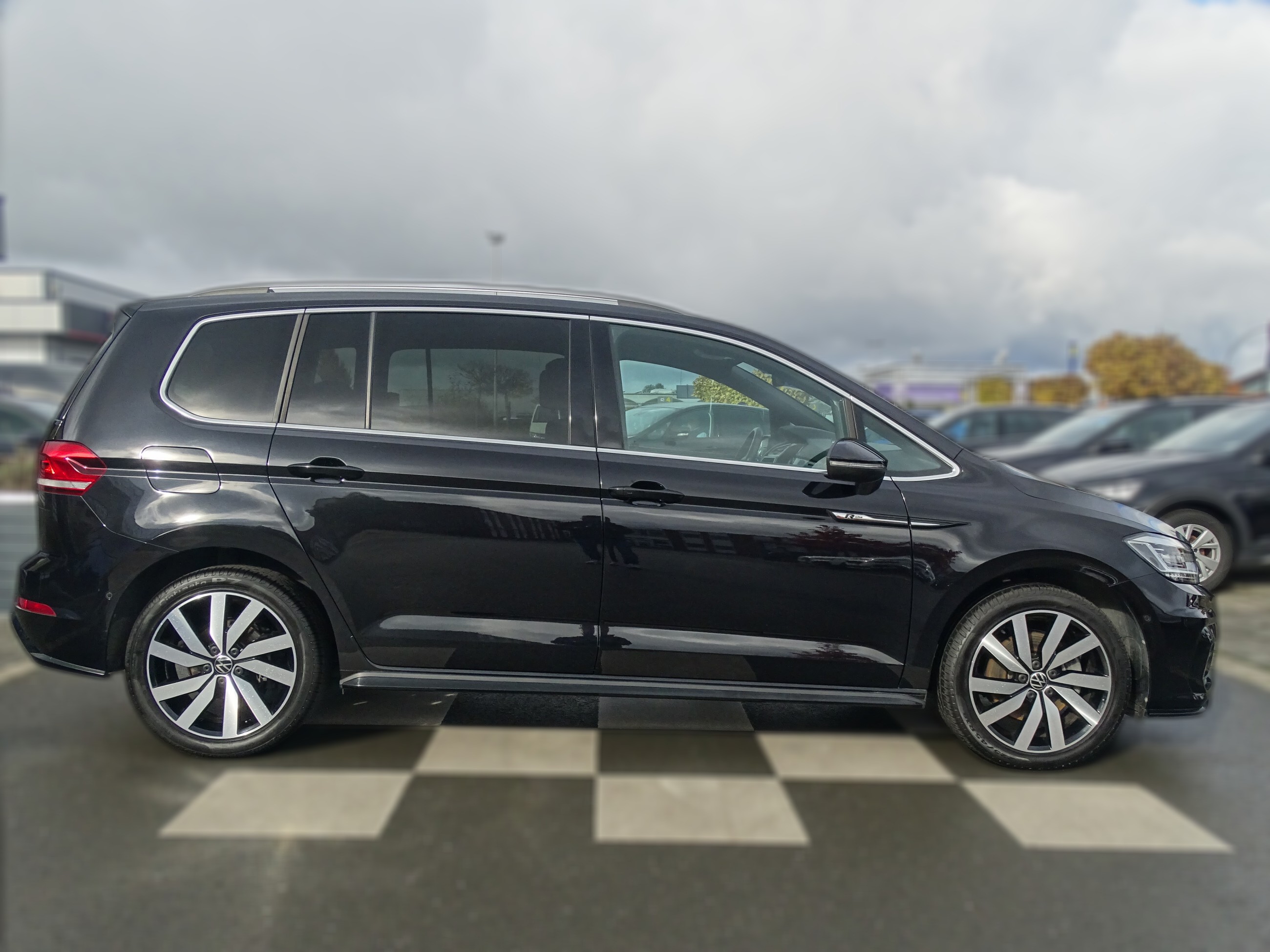 Volkswagen Touran 2.0 TDI Highline*R-LINE*DSG*PANO*LED*RFK*