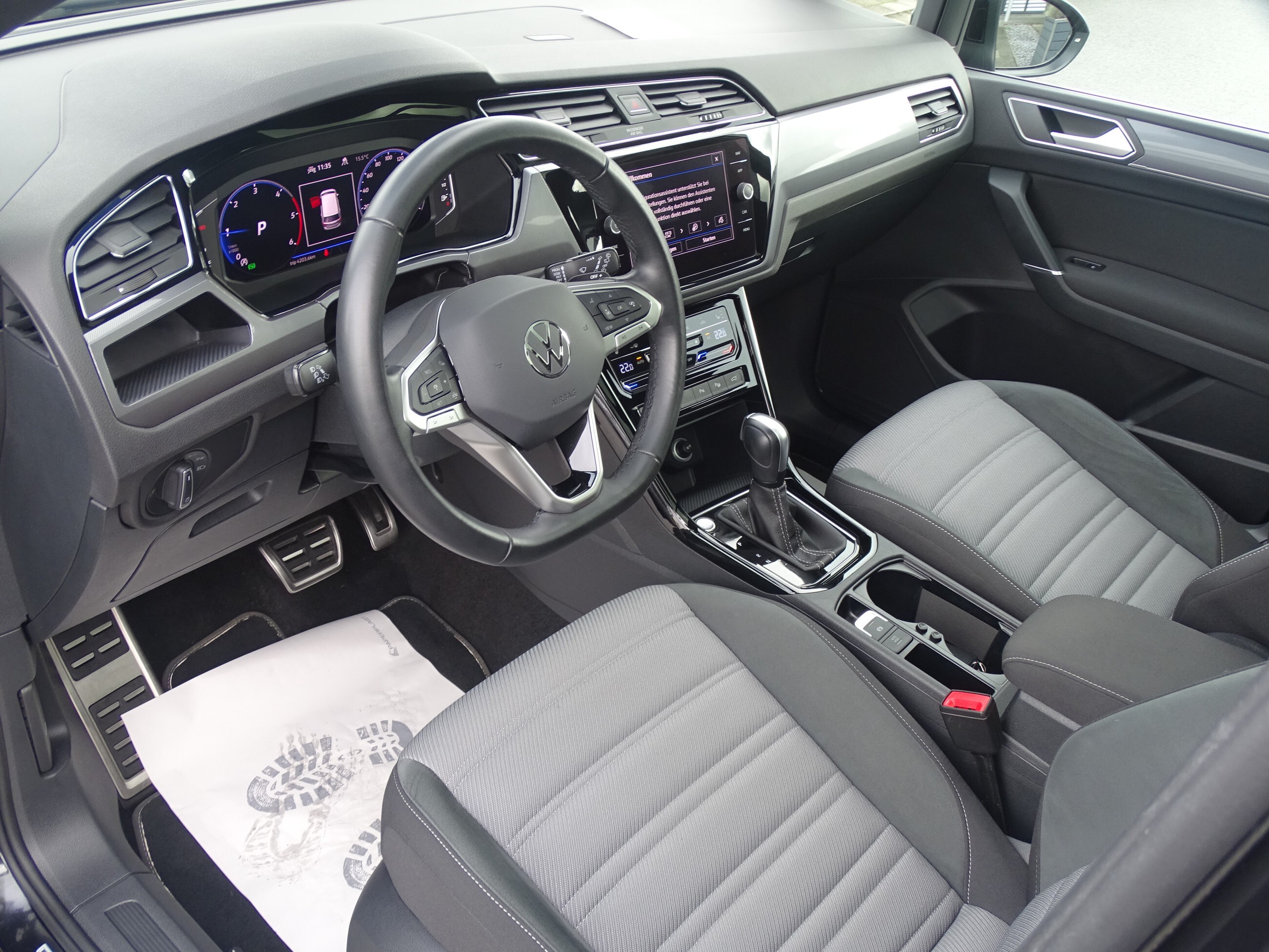 Volkswagen Touran 2.0 TDI Highline*R-LINE*DSG*PANO*LED*RFK*
