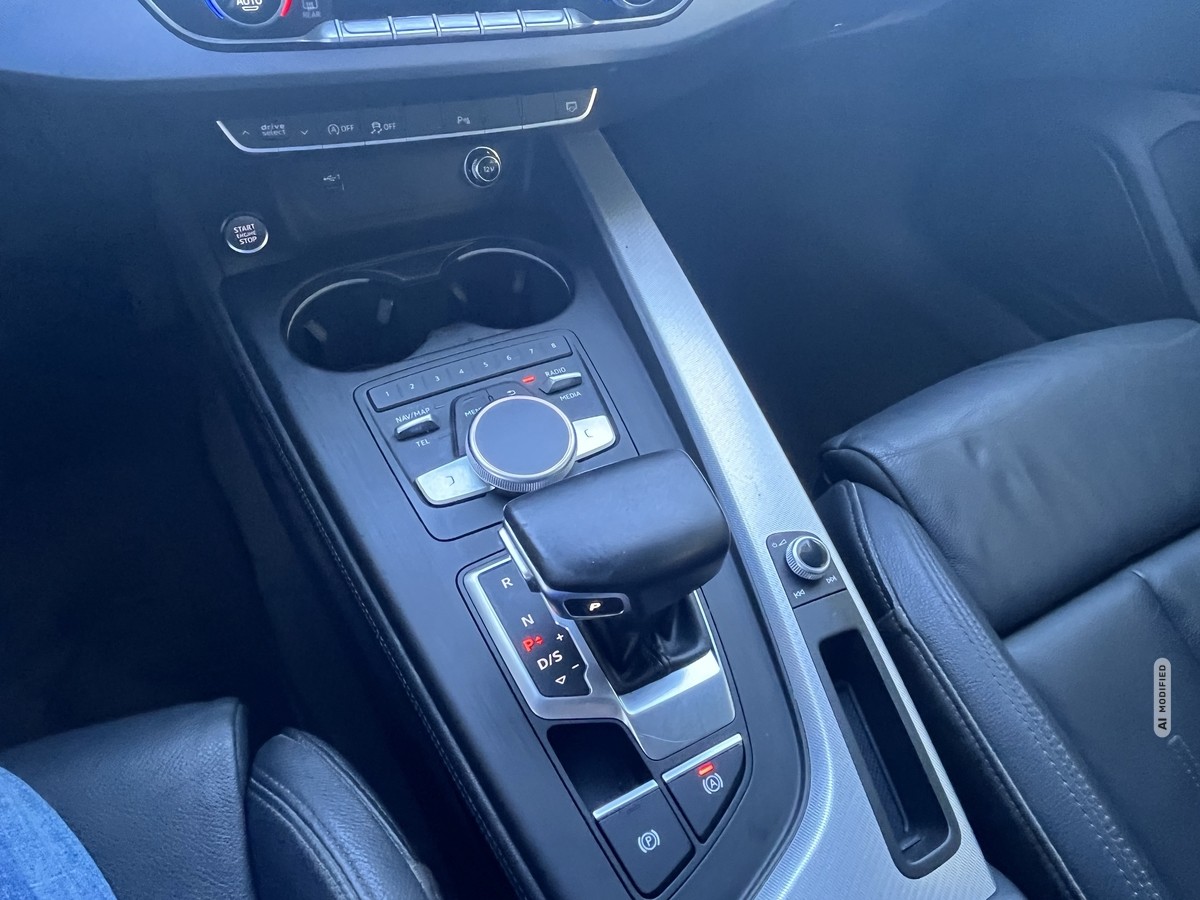 Audi A4 2.0 TDI S-LINE DESIGN*PANORAMA*LEDER*CAM*SOUND SYS