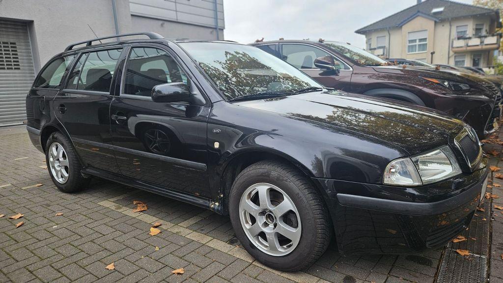 Skoda Octavia Combi 2.0 Elegance Klimaauto SHZ Tempo
