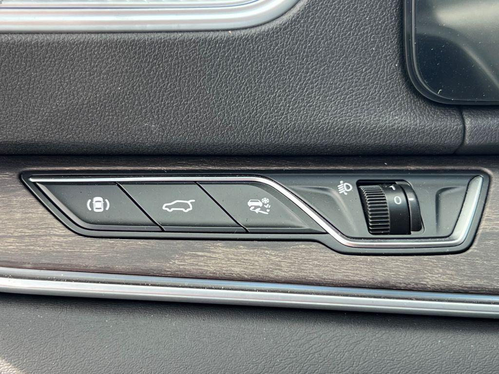 DFSK Fengon E5 PHEV*1,5l AT* Sitzheiz*PANO*360° CAM