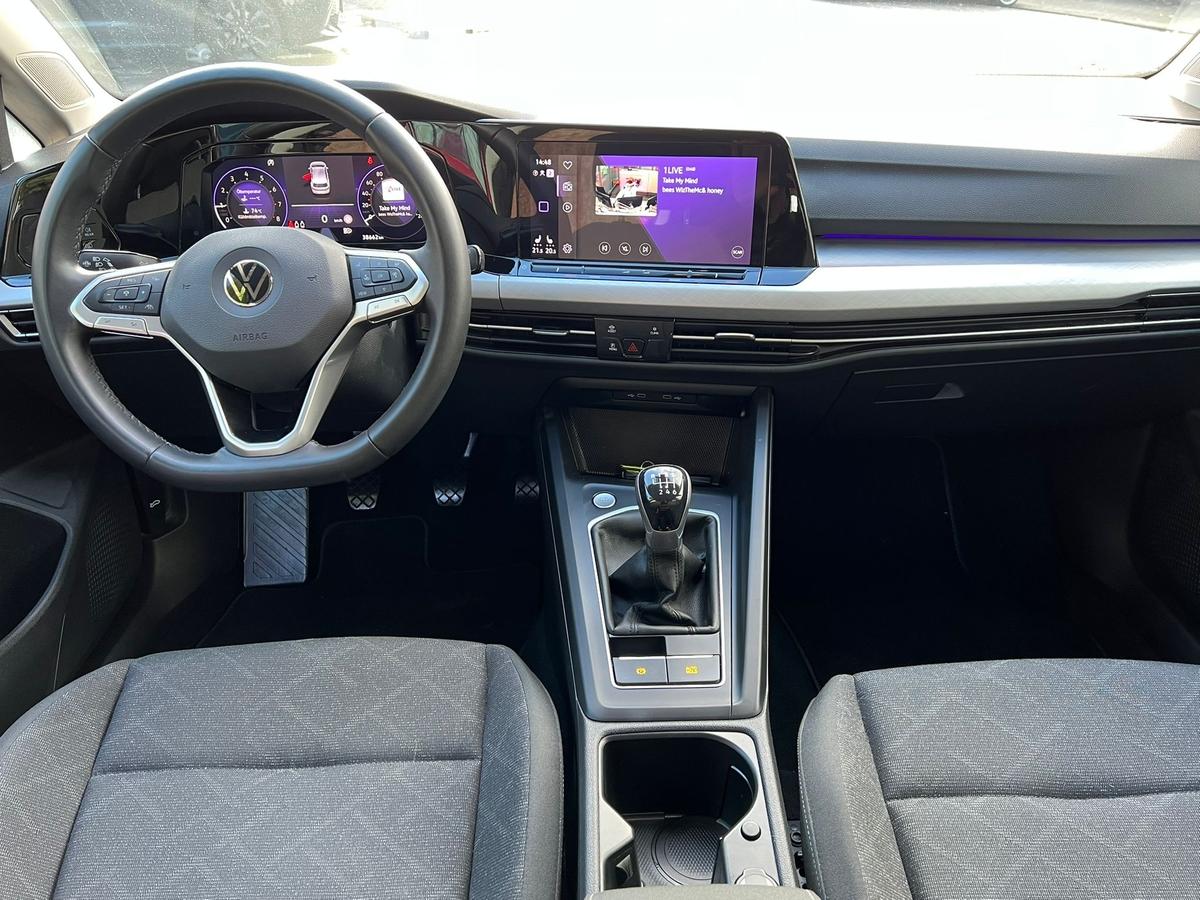 Volkswagen Golf VIII 1.0 TSI Life - Navi - PDC - Sitz+Lenkradhzg - 