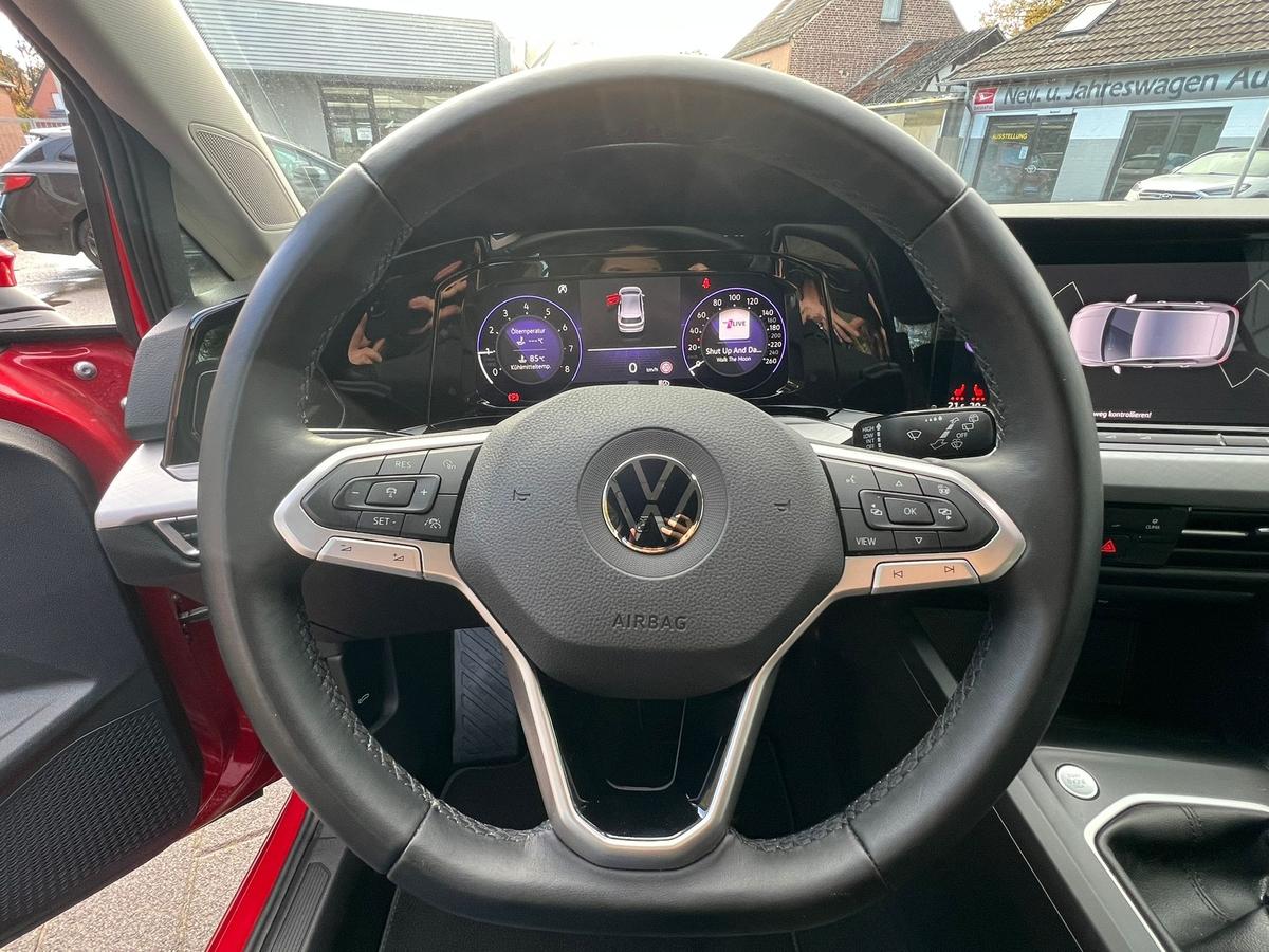 Volkswagen Golf VIII 1.0 TSI Life - Navi - PDC - Sitz+Lenkradhzg - 