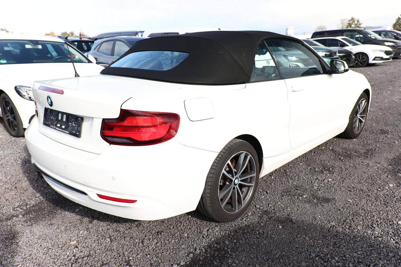 BMW 218 i Cabriolet Sport Line LED Nav SHZ PDC Temp