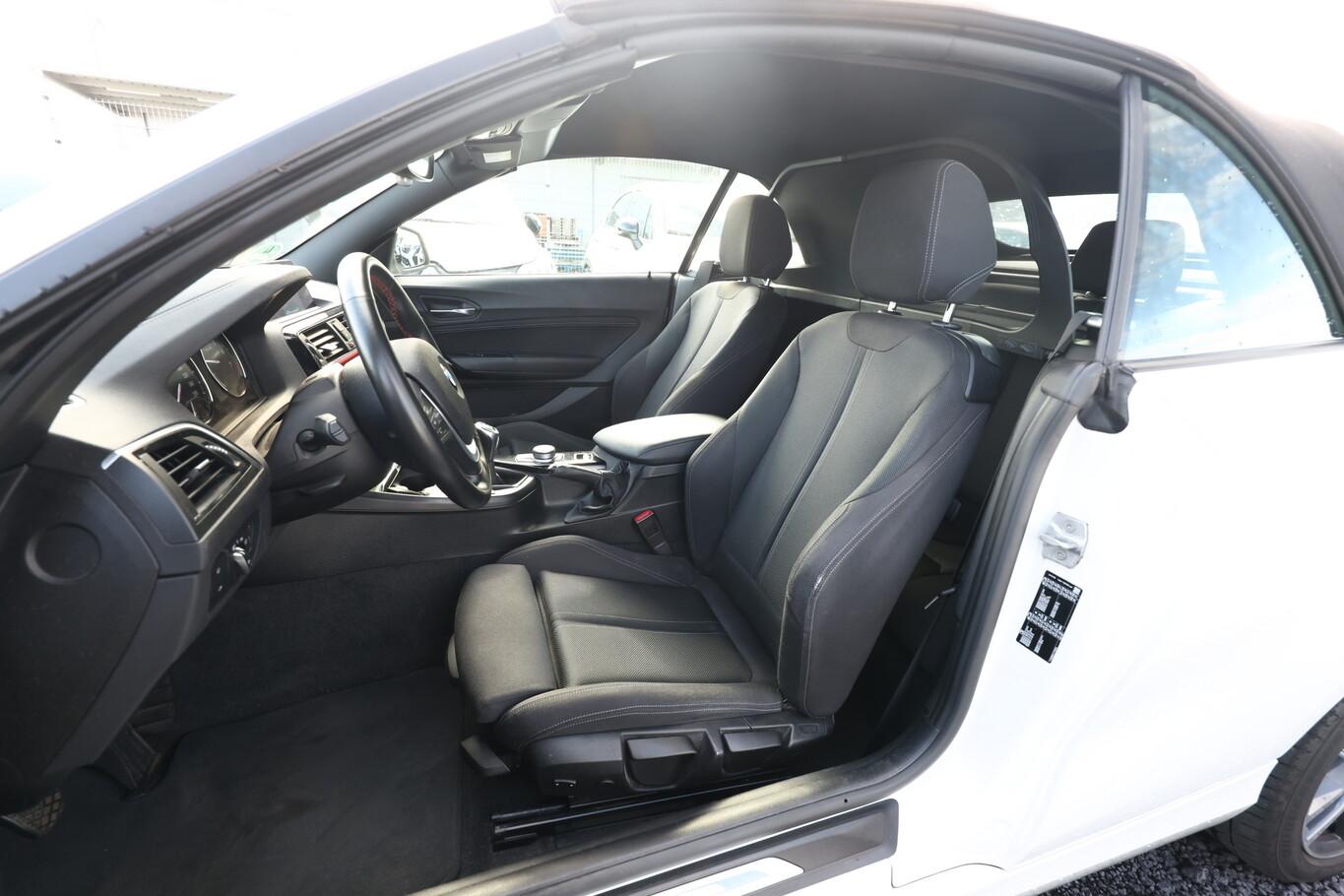 BMW 218 i Cabriolet Sport Line LED Nav SHZ PDC Temp