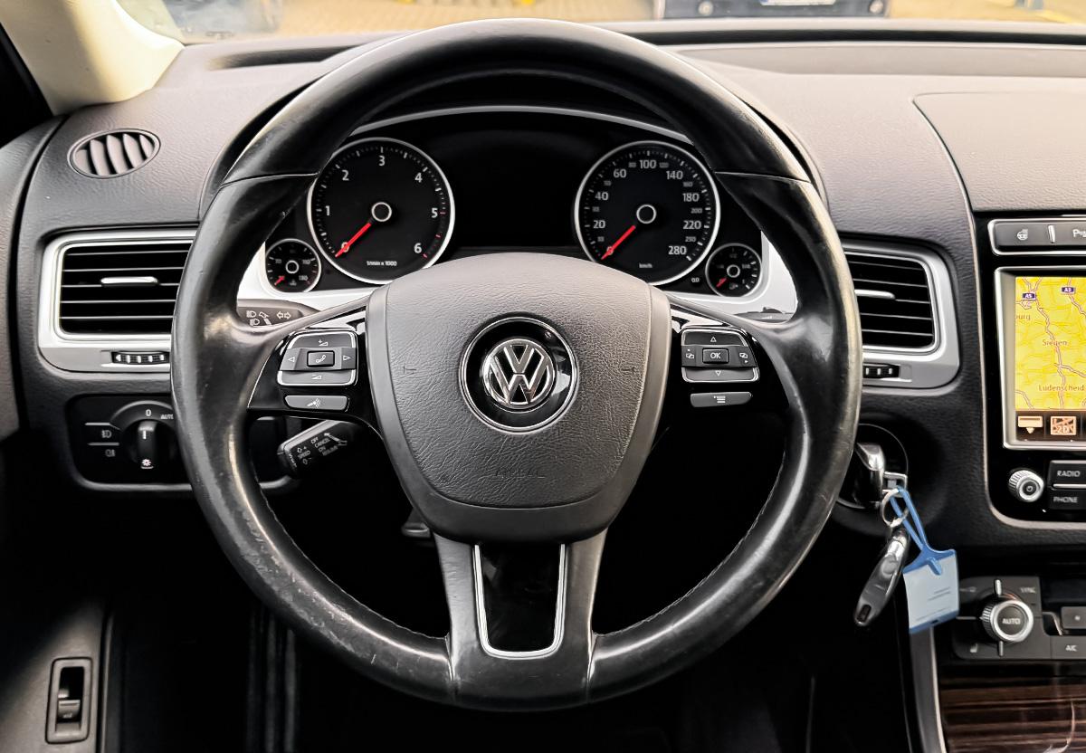 Volkswagen Touareg 3.0 V6 TDI Terrain Tech NAVI SHZ AHK