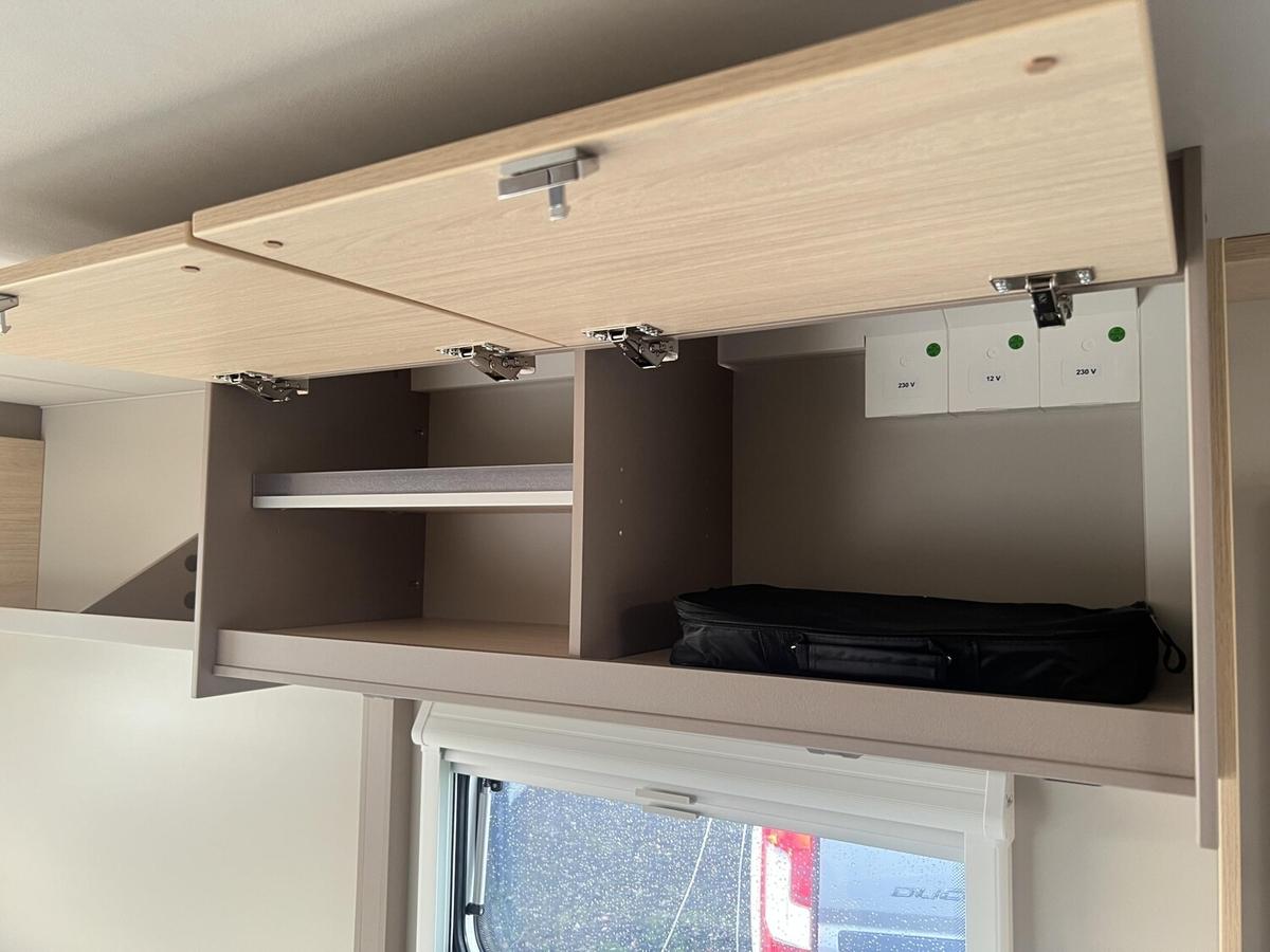 Weinsberg Andere 1500kg+Dusche+Steckdosenpaket