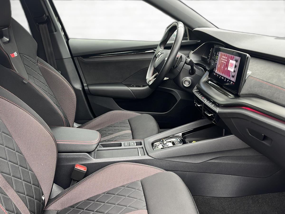 Skoda Octavia Combi 2.0 TDI RS *LED*Dig.Display*SHZ* 