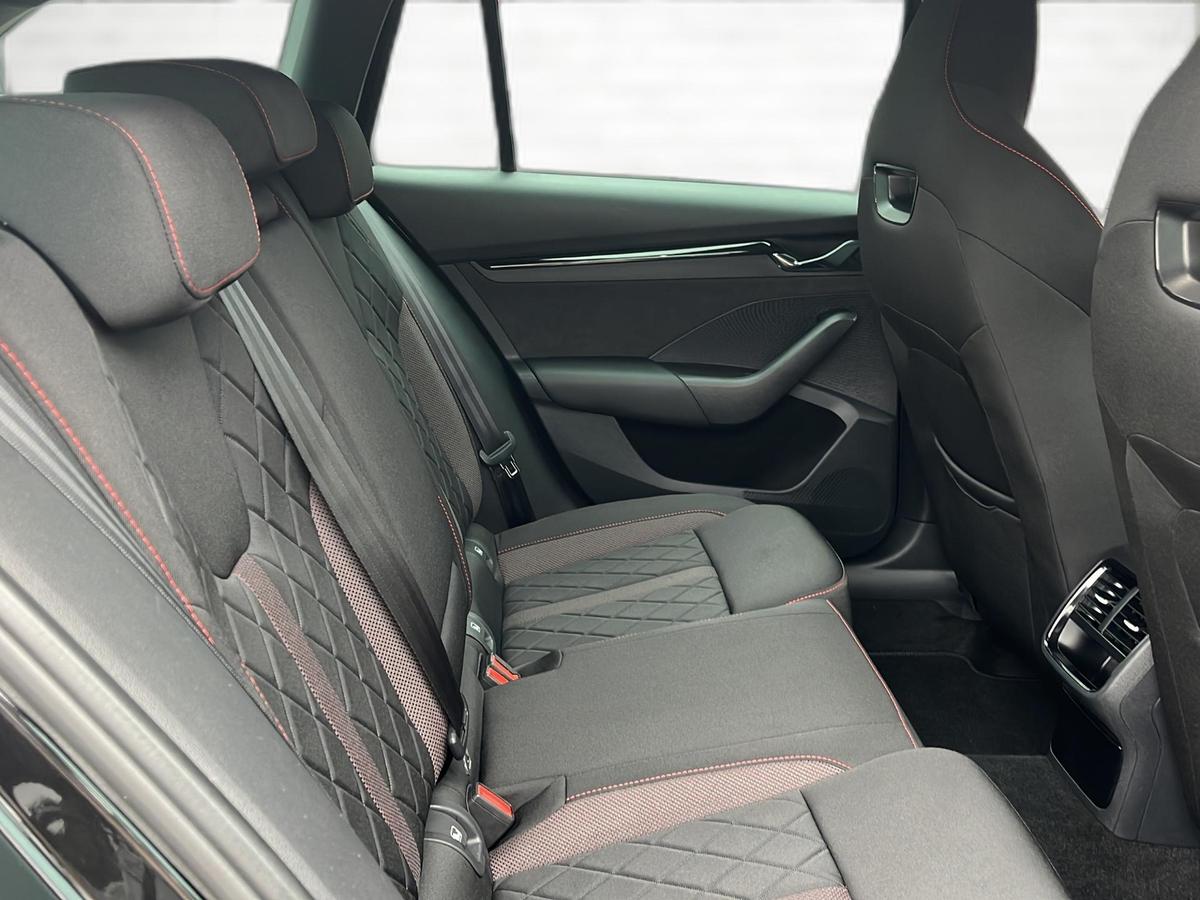 Skoda Octavia Combi 2.0 TDI RS *LED*Dig.Display*SHZ* 