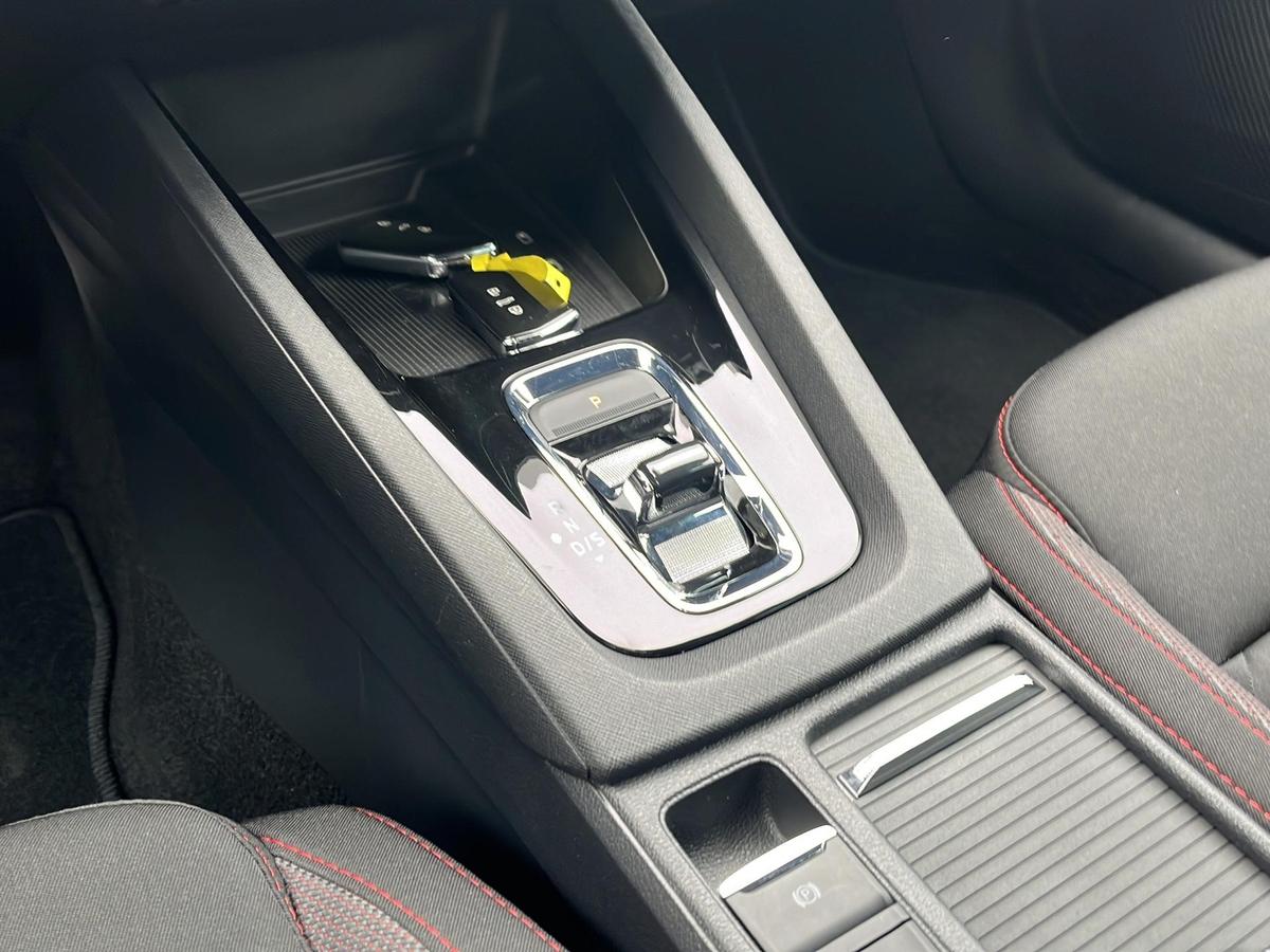 Skoda Octavia Combi 2.0 TDI RS *LED*Dig.Display*SHZ* 