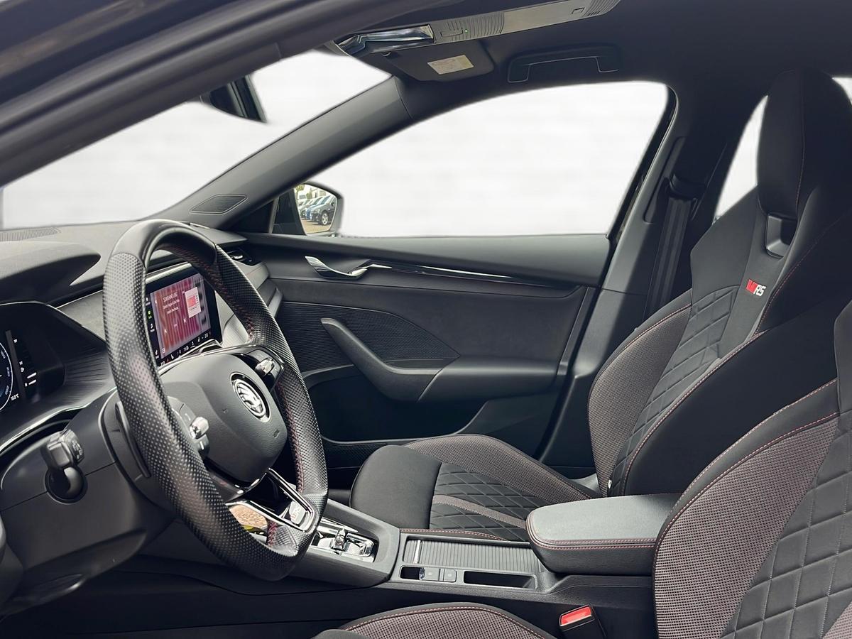 Skoda Octavia Combi 2.0 TDI RS *LED*Dig.Display*SHZ* 