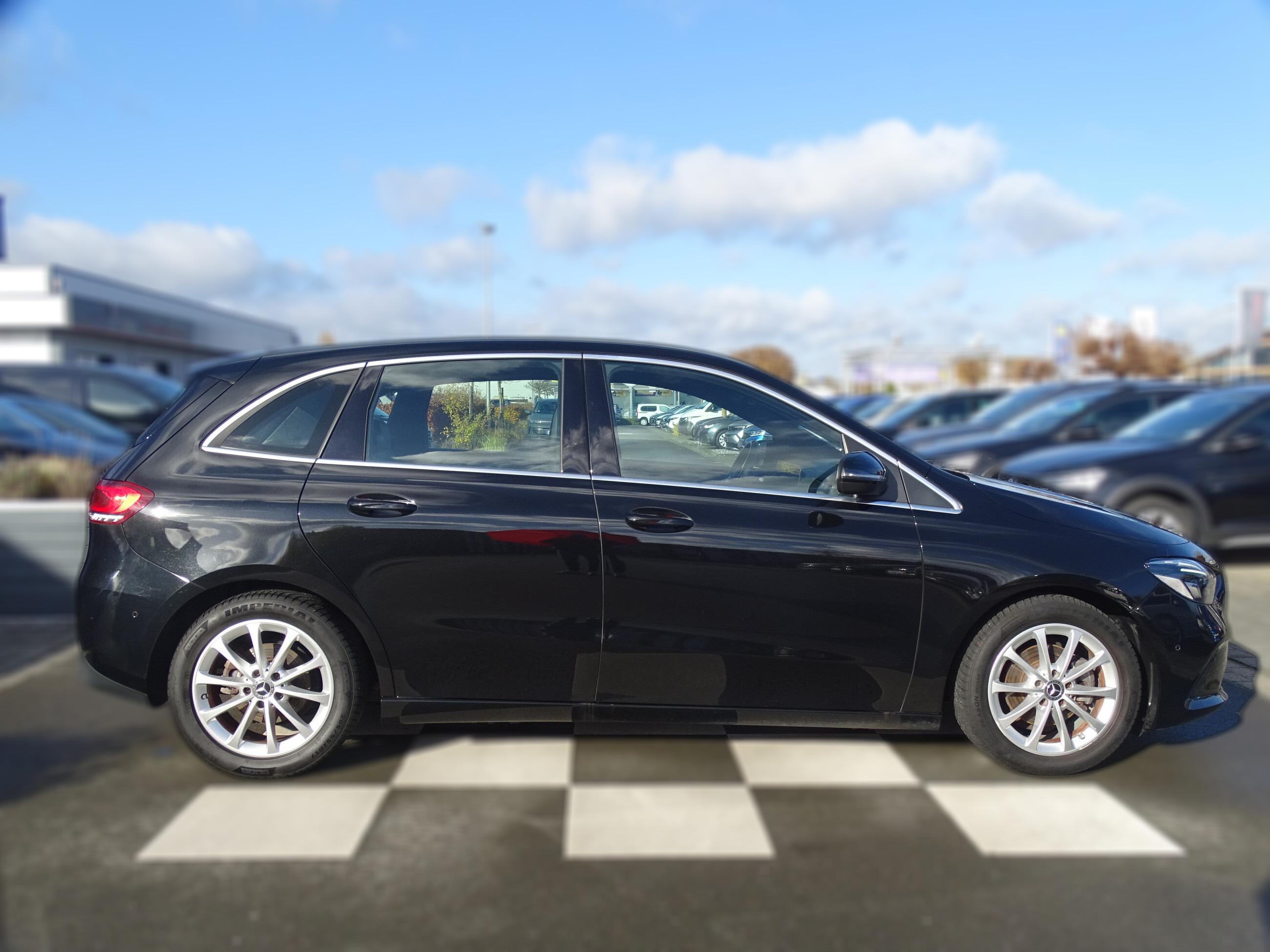 Mercedes-Benz B 180 7 GANG DCT*NAVI*GJR*SHZG*TEMP*LED*PDC*MFL