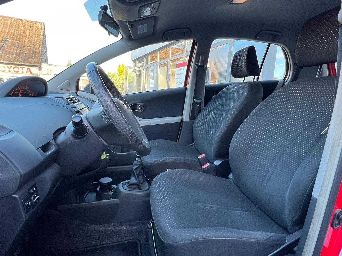 Toyota Yaris 1.3 VVT-i Life - Kl.autom.- ZV - e.Fenster - 2.Hand