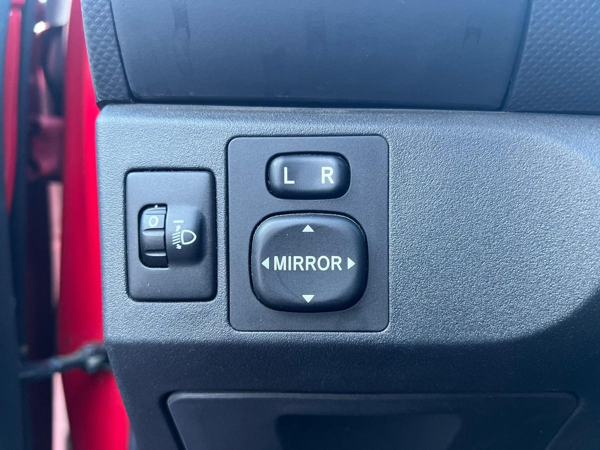 Toyota Yaris 1.3 VVT-i Life - Kl.autom.- ZV - e.Fenster - 2.Hand