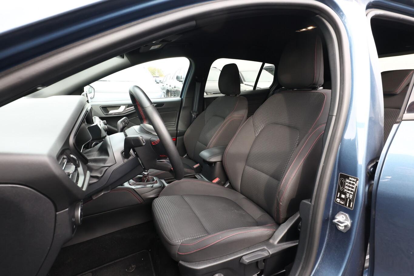 Ford Focus 1.0 EB 155 ST-Line LED AHK ACC SHZ PDC Kam