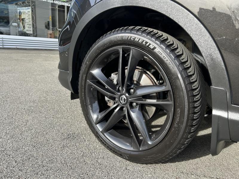 Nissan Qashqai 1,3 DIG-T DCT  N-MOTION LIMITED*NAVI*LED*SOUND*AHK