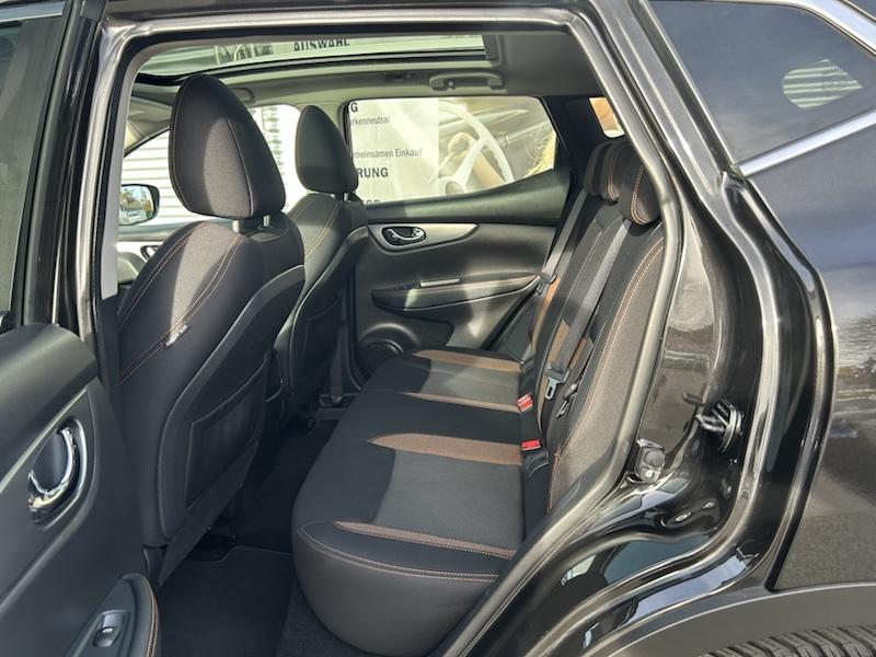 Nissan Qashqai 1,3 DIG-T DCT  N-MOTION LIMITED*NAVI*LED*SOUND*AHK