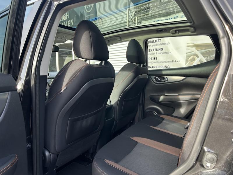 Nissan Qashqai 1,3 DIG-T DCT  N-MOTION LIMITED*NAVI*LED*SOUND*AHK