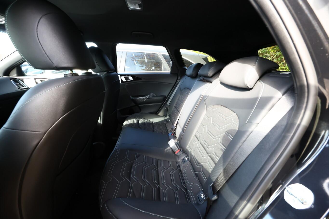 Kia cee'd / Ceed Ceed SW MHEV DCT ACC LED+ JBL eHK Keyl PrivG Nav