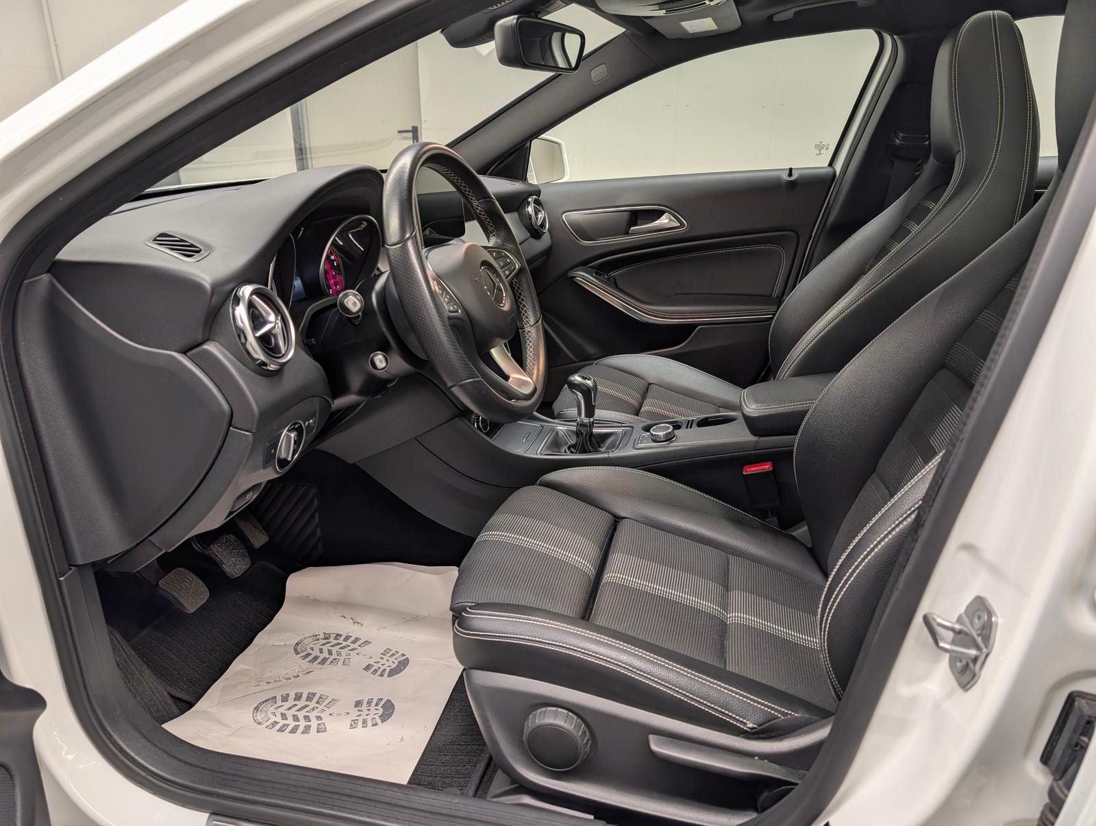 Mercedes-Benz GLA 180 Navi/Pano/Kam/SHZ/el.Heck/Tempomat