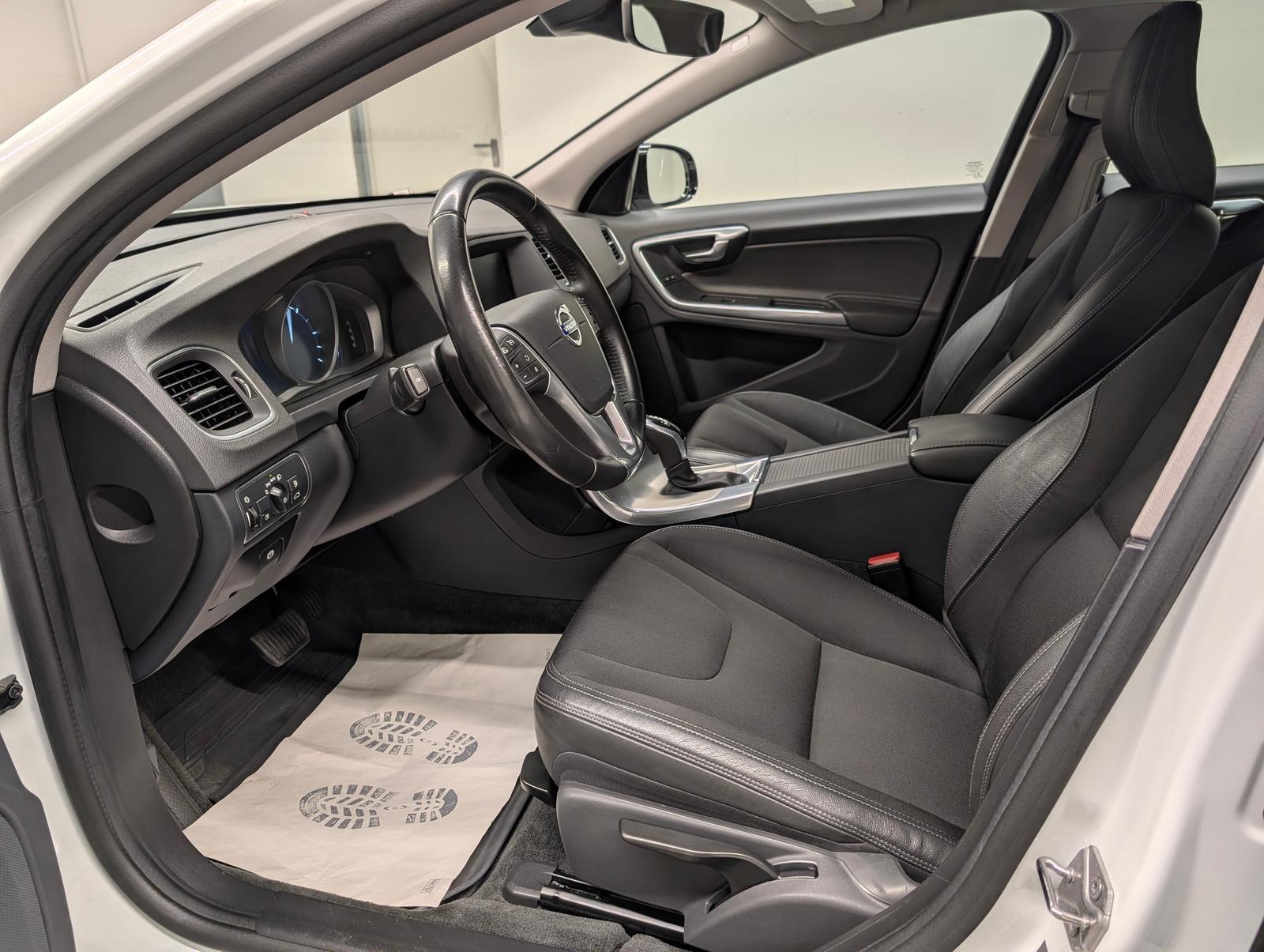 Volvo V60 Cross Country Bi-Xenon/Navi/SHZ/Kam/Tempom.