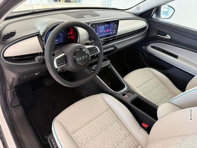 Fiat 600 La Prima Hybrid 1.2 T3 107 kW (145 PS) DCT Klimaautomatik, Massagesitz, Sitz