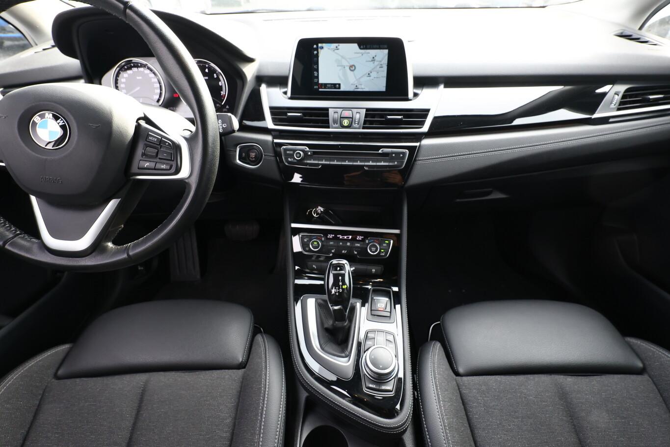 BMW 218 i Active Tourer Steptronic Sport Line Nav AHK