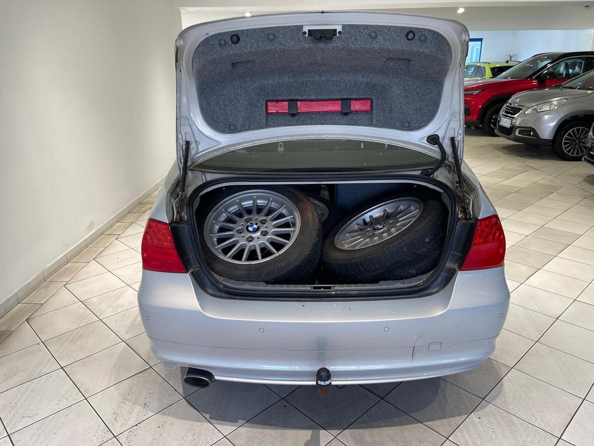 BMW 320 d xDrive Automatik SHZ PDC Leder AHK