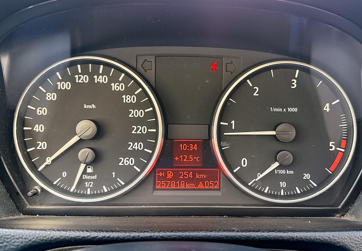 BMW 320 d E90 LIMO PDC KLIMA