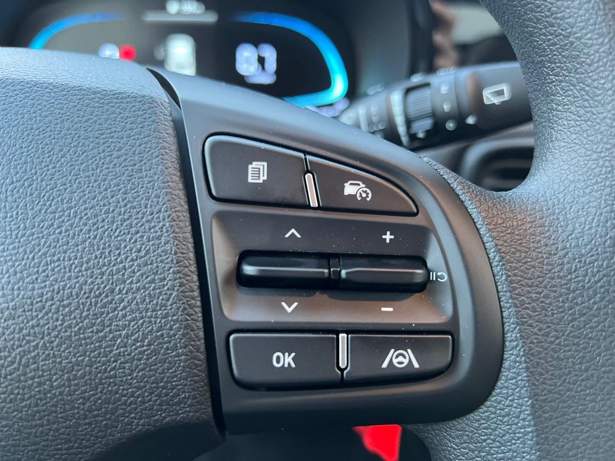 Hyundai i10 1.0 Comfort - Klima - Navi - R.Kam - PDC  