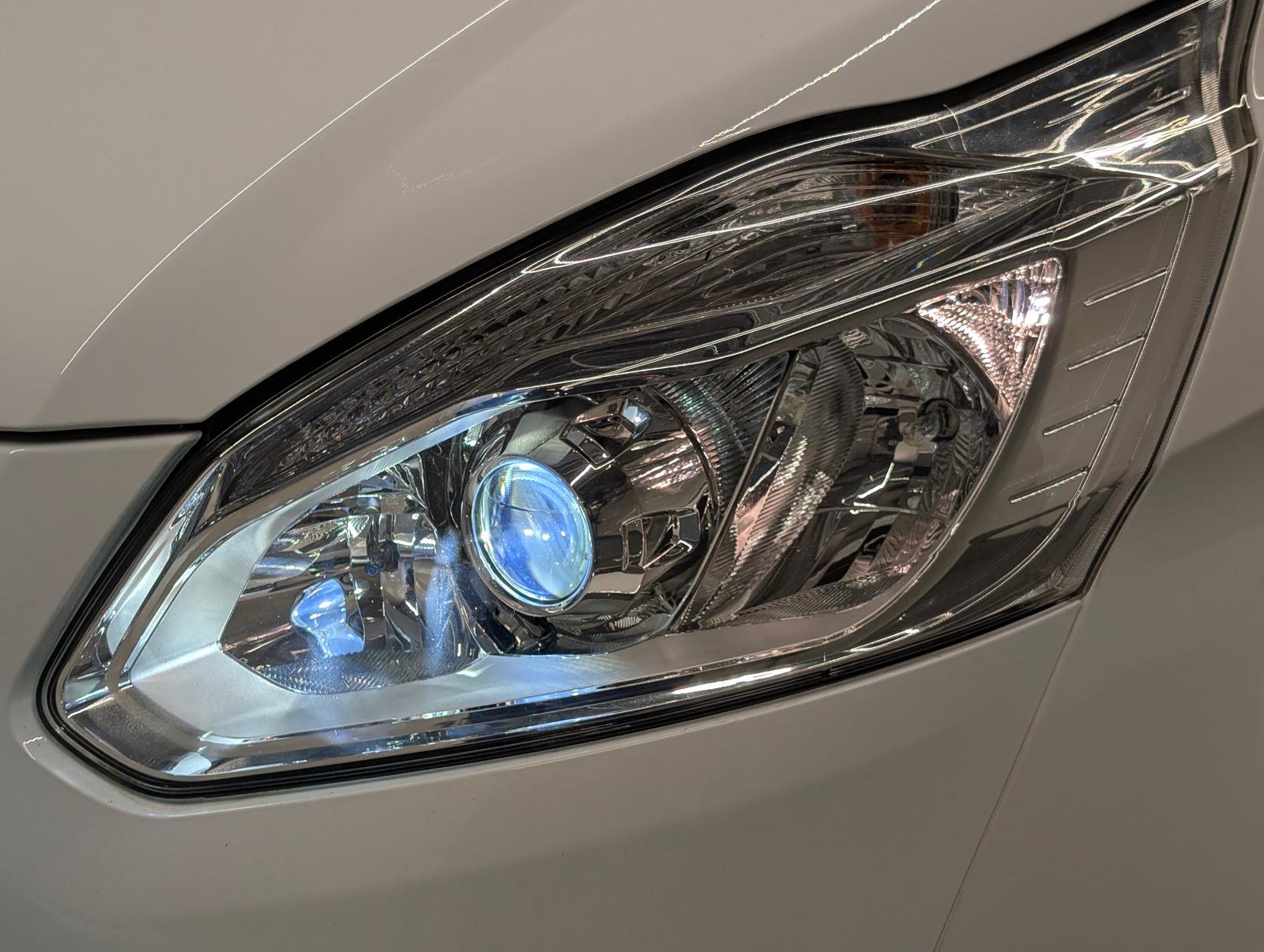 Ford Transit Custom 9-Sitzer/Xenon/PDC/Kam/AHK/Tempom