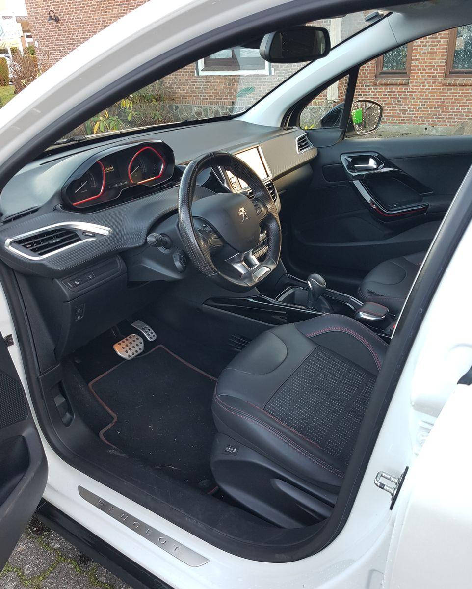 Peugeot 2008 1.2 PureTech Allure GT-LINE++RFK++NAVI++EPH