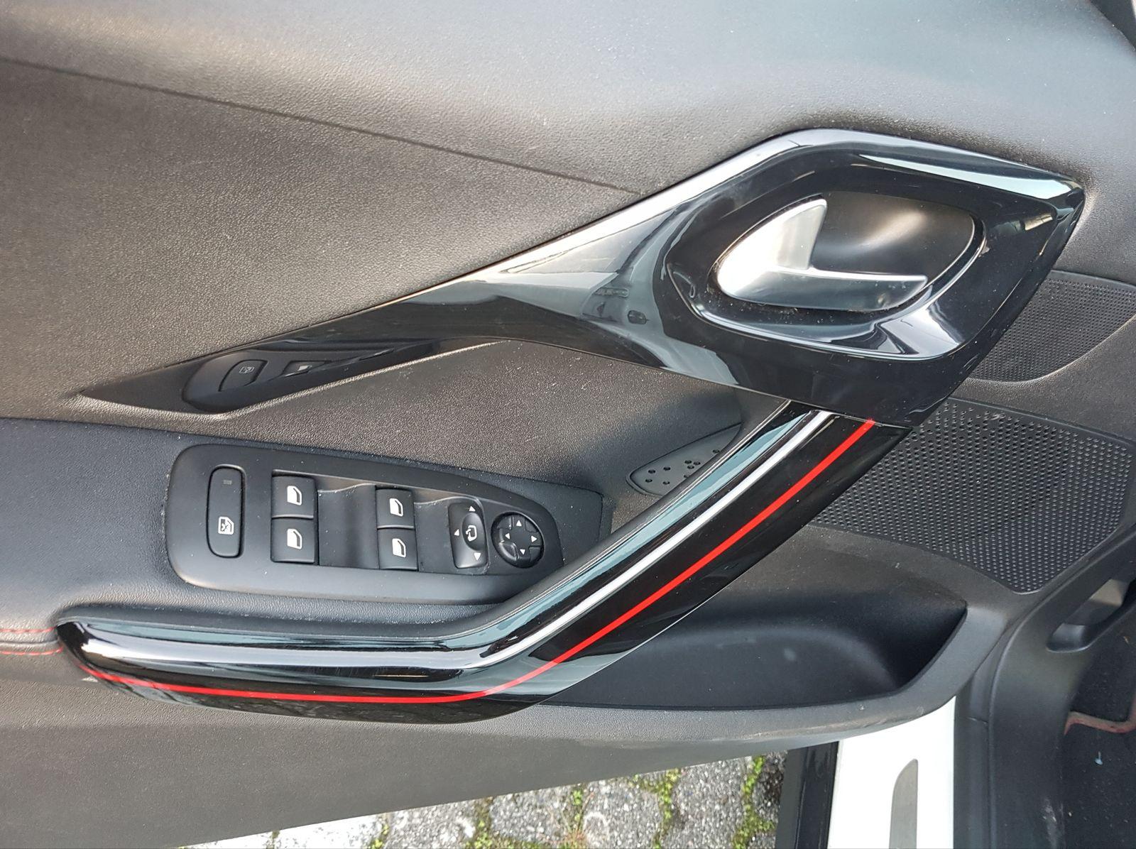 Peugeot 2008 1.2 PureTech Allure GT-LINE++RFK++NAVI++EPH