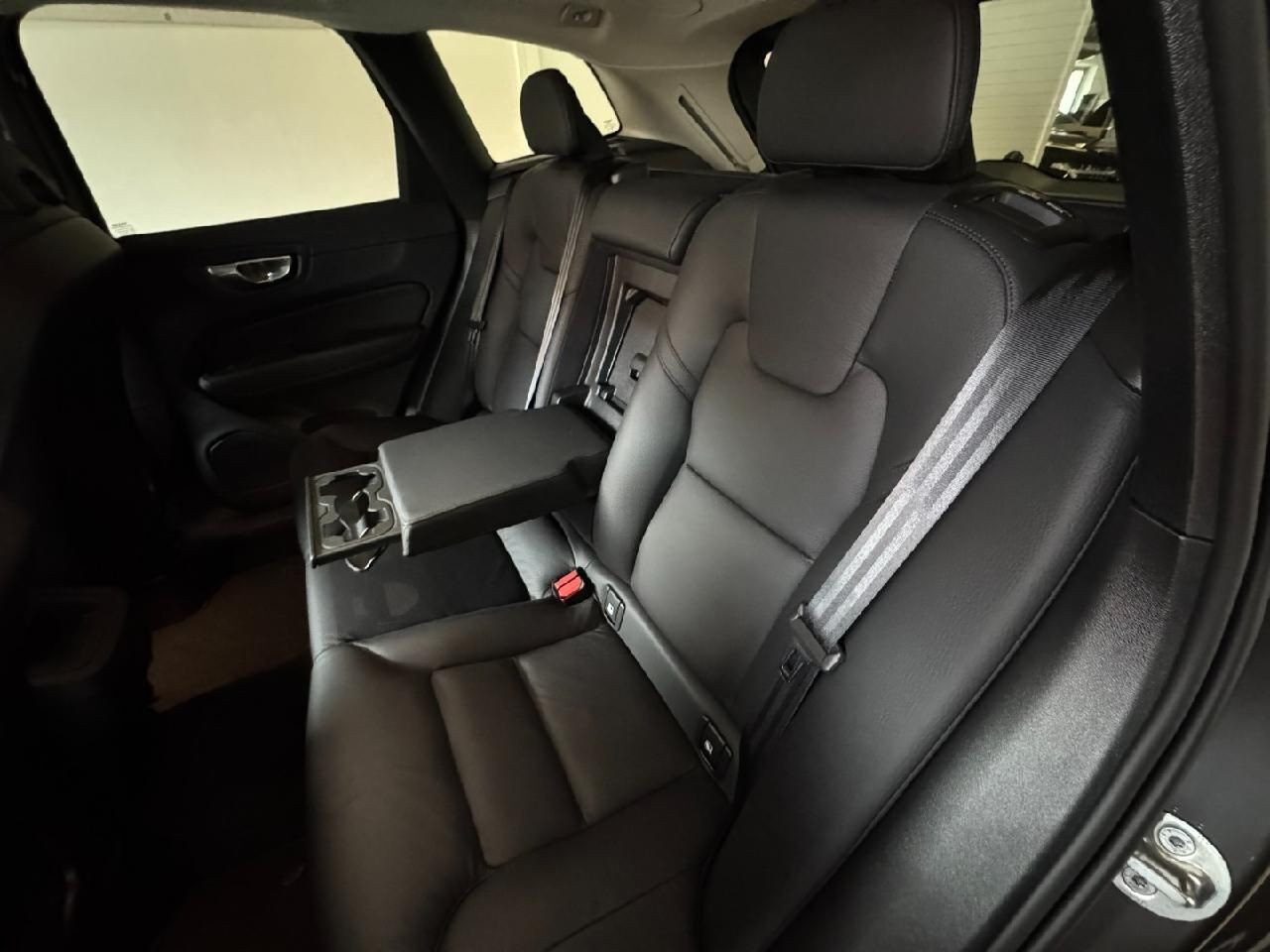 Volvo XC60 Plus Dark AWD