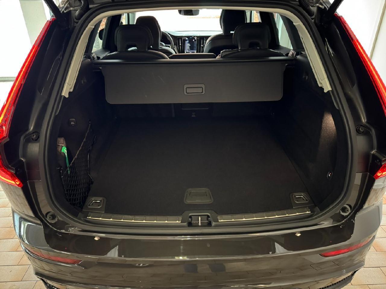 Volvo XC60 XC60 Plus Dark AWD *AHK-H&K-Standhzg*